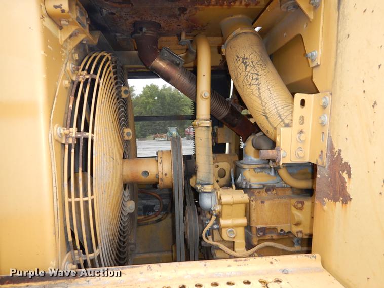 image for item DF1819 1989 Caterpillar 953 track loader