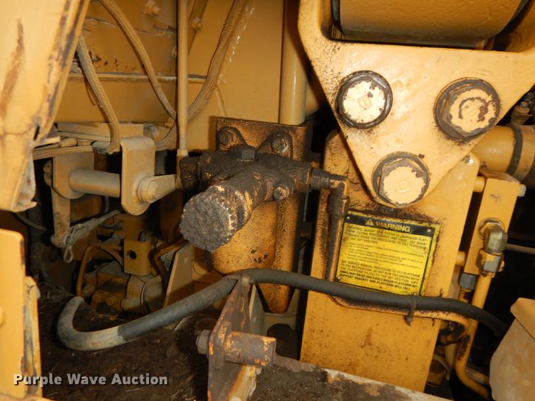 image for item DF1819 1989 Caterpillar 953 track loader