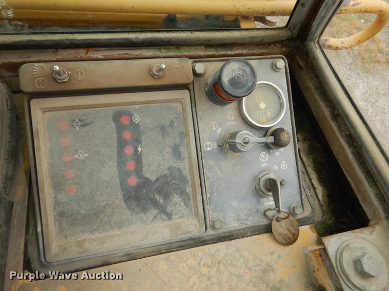 image for item DF1819 1989 Caterpillar 953 track loader