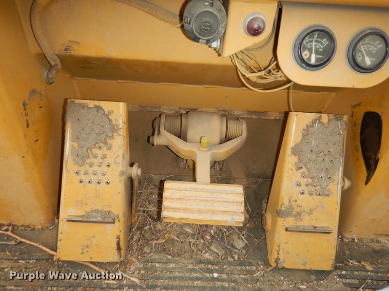 image for item DF1819 1989 Caterpillar 953 track loader