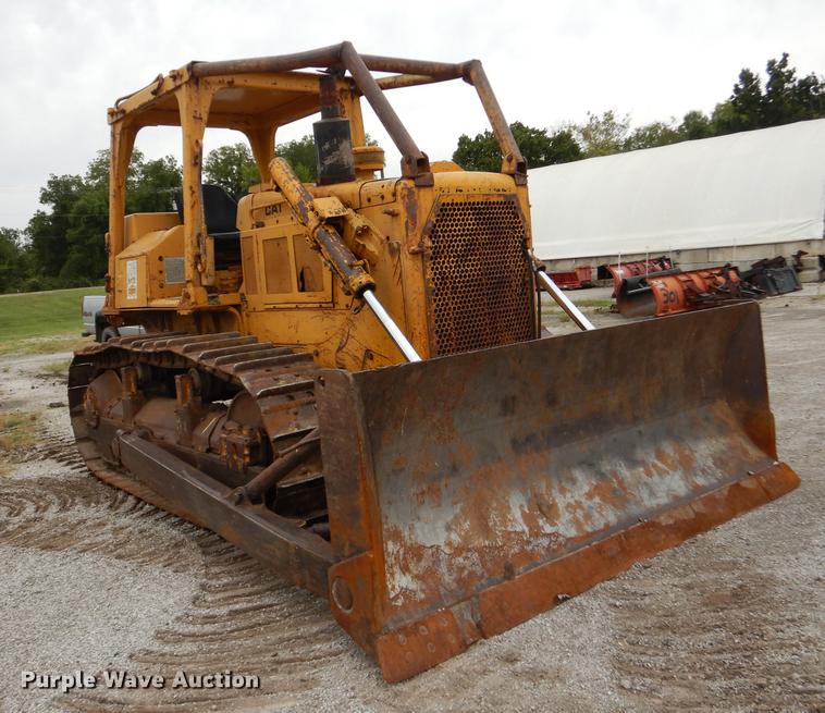 image for item DF1820 1977 Caterpillar D6D dozer