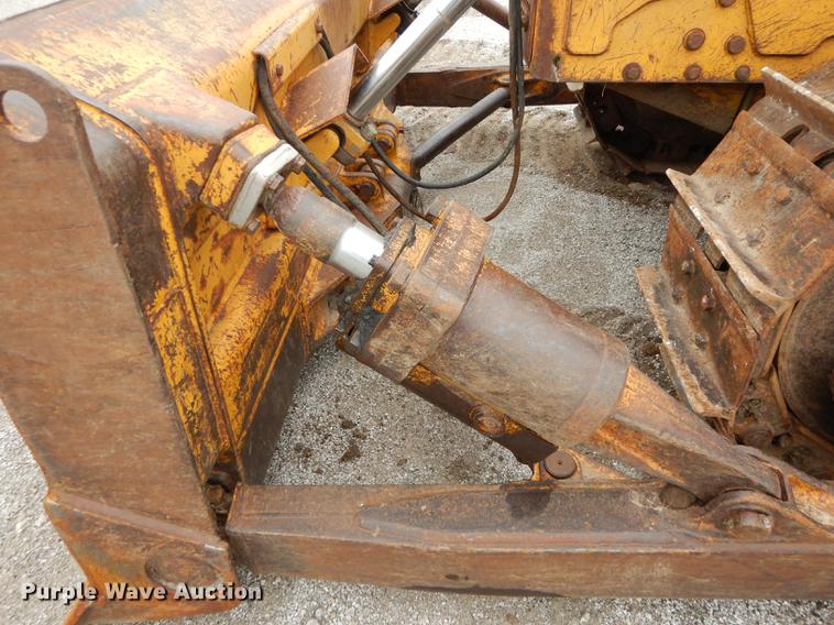image for item DF1820 1977 Caterpillar D6D dozer