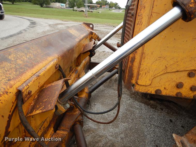 image for item DF1820 1977 Caterpillar D6D dozer