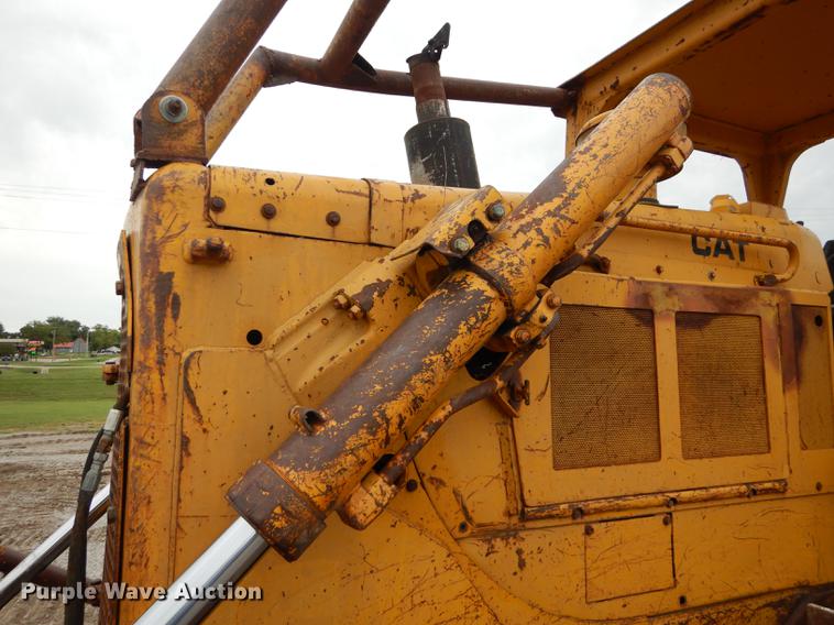 image for item DF1820 1977 Caterpillar D6D dozer