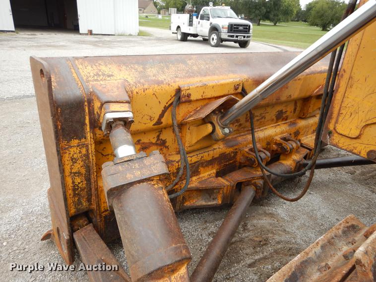 image for item DF1820 1977 Caterpillar D6D dozer