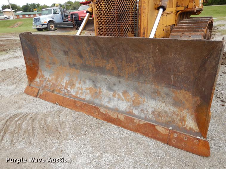 image for item DF1820 1977 Caterpillar D6D dozer