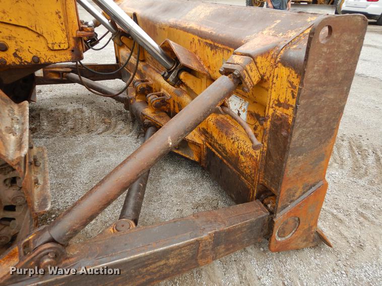 image for item DF1820 1977 Caterpillar D6D dozer