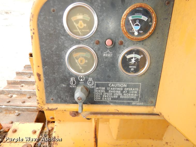 image for item DF1820 1977 Caterpillar D6D dozer