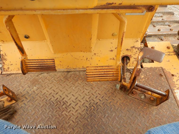 image for item DF1820 1977 Caterpillar D6D dozer