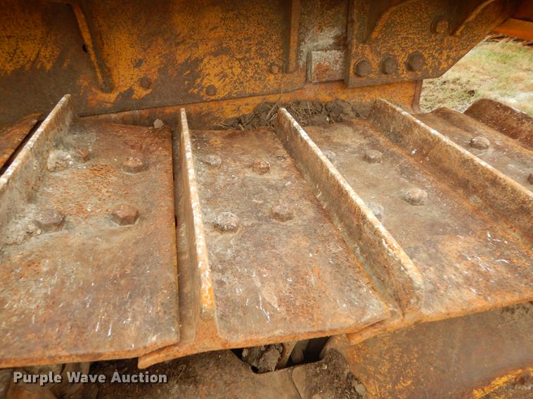 image for item DF1820 1977 Caterpillar D6D dozer