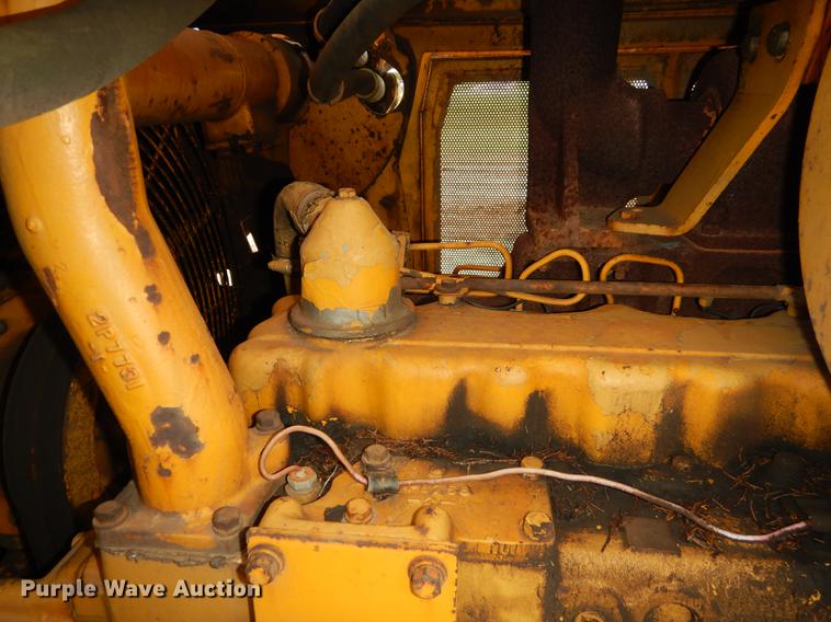 image for item DF1820 1977 Caterpillar D6D dozer