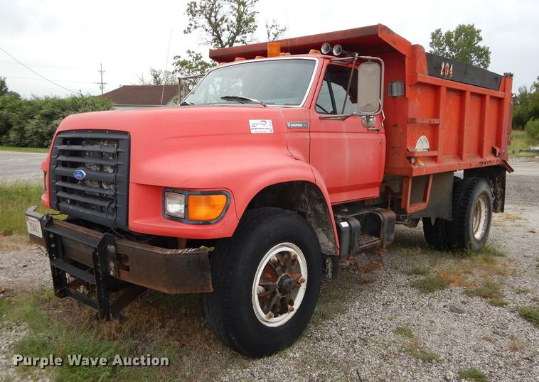 image for item DF1825 1995 Ford F800 dump truck