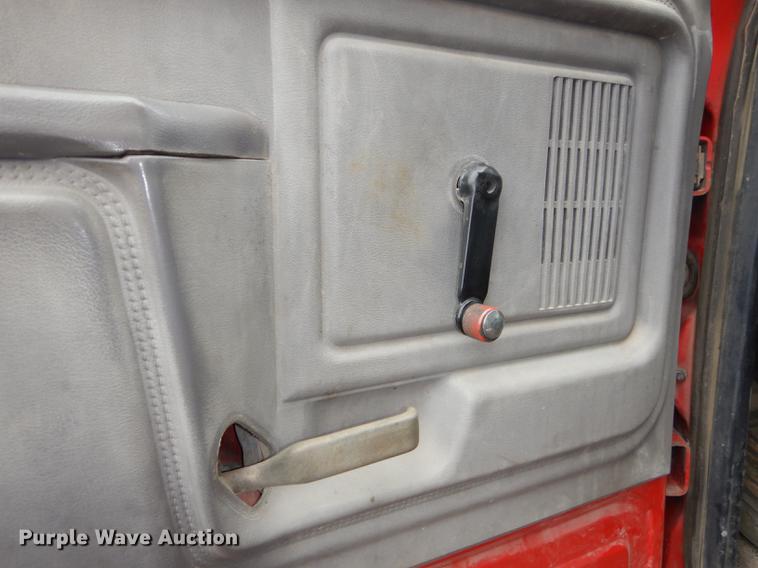 image for item DF1825 1995 Ford F800 dump truck