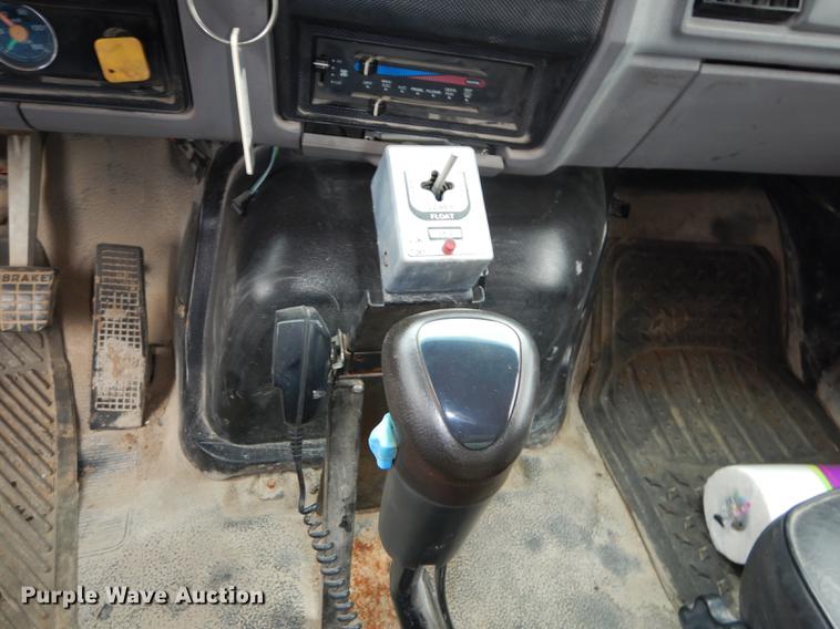 image for item DF1825 1995 Ford F800 dump truck