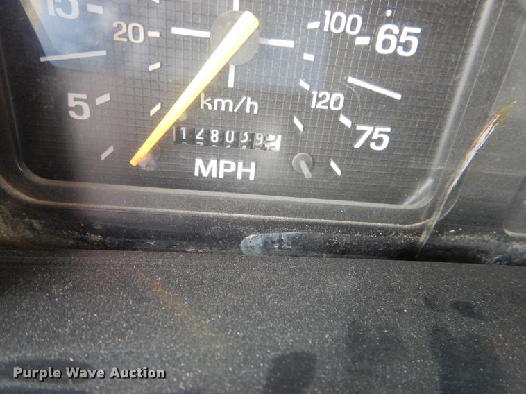 image for item DF1825 1995 Ford F800 dump truck