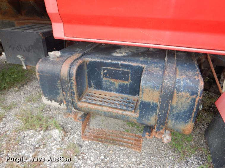 image for item DF1825 1995 Ford F800 dump truck