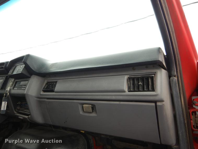 image for item DF1825 1995 Ford F800 dump truck