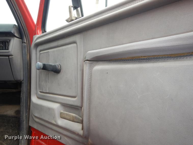 image for item DF1825 1995 Ford F800 dump truck