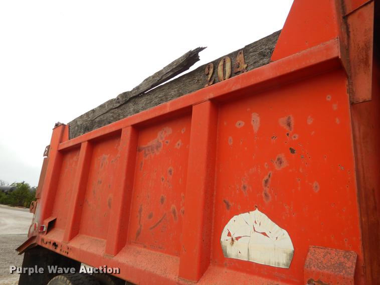 image for item DF1825 1995 Ford F800 dump truck