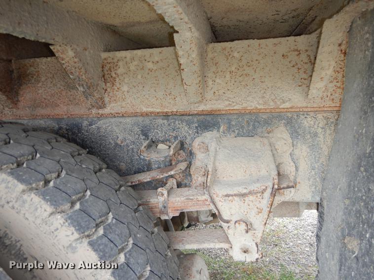 image for item DF1825 1995 Ford F800 dump truck