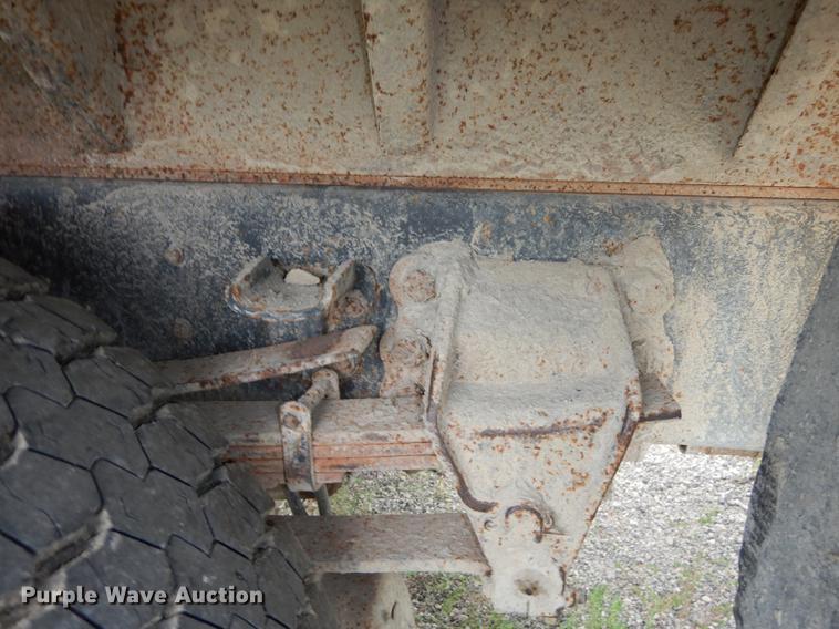 image for item DF1825 1995 Ford F800 dump truck