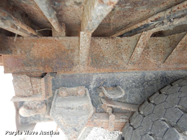 image for item DF1825 1995 Ford F800 dump truck