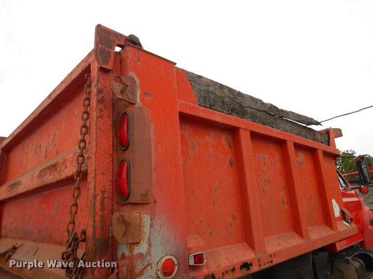 image for item DF1825 1995 Ford F800 dump truck