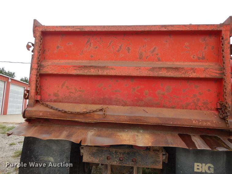 image for item DF1825 1995 Ford F800 dump truck