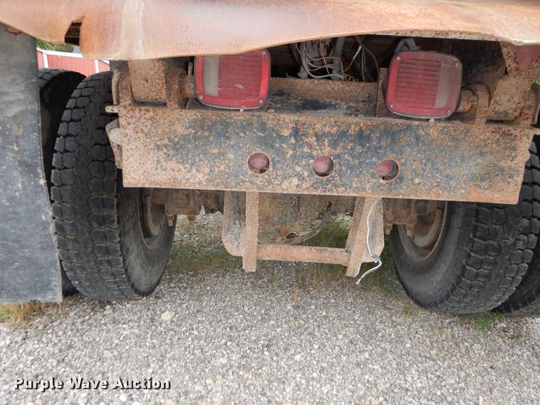 image for item DF1825 1995 Ford F800 dump truck