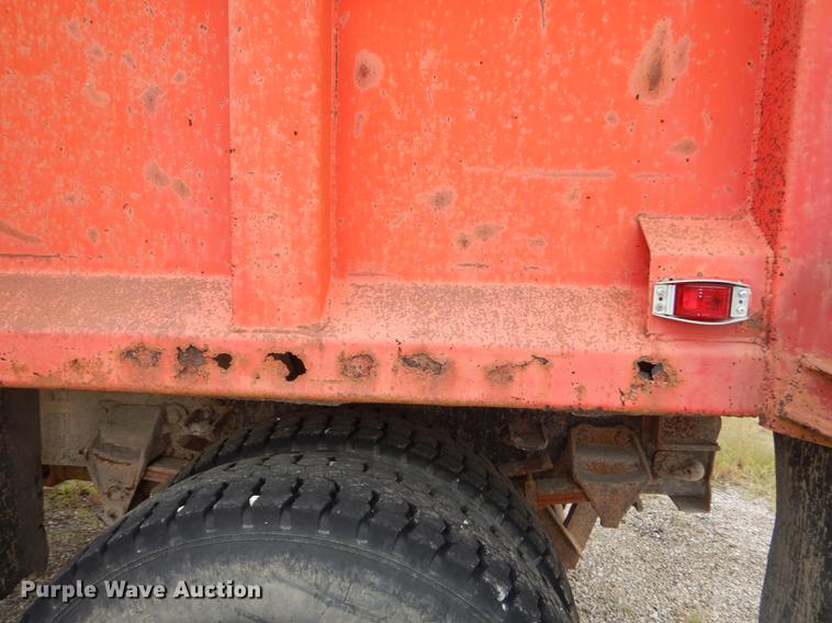 image for item DF1825 1995 Ford F800 dump truck