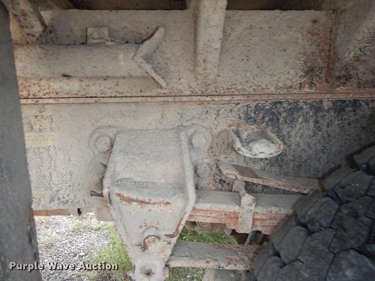 image for item DF1825 1995 Ford F800 dump truck