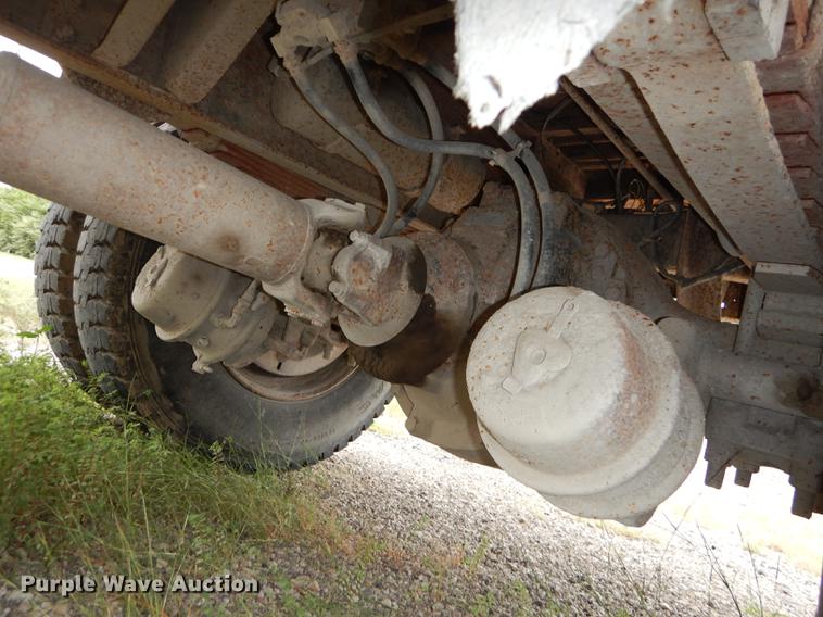 image for item DF1825 1995 Ford F800 dump truck