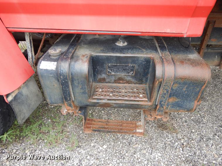 image for item DF1825 1995 Ford F800 dump truck