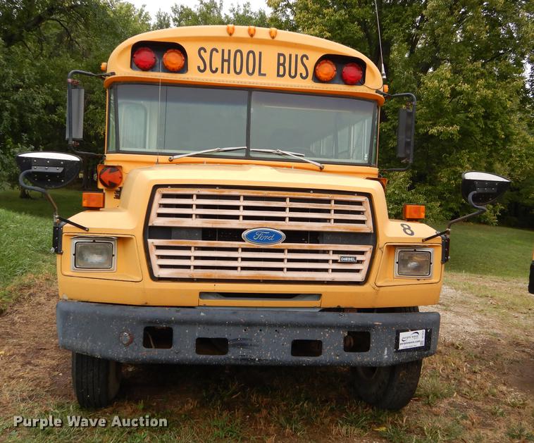 image for item DF1870 1993 Ford B700 school bus
