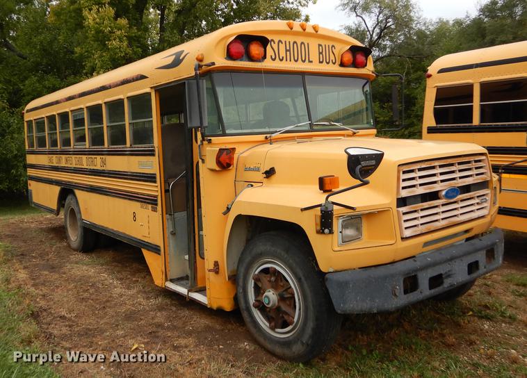 image for item DF1870 1993 Ford B700 school bus