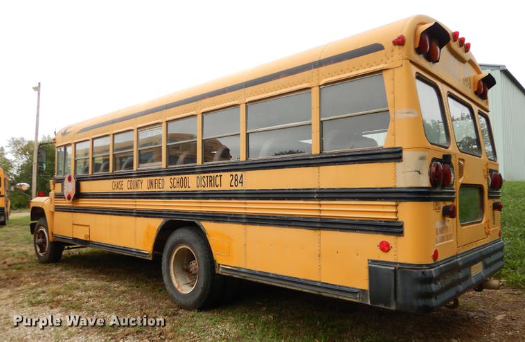 image for item DF1870 1993 Ford B700 school bus
