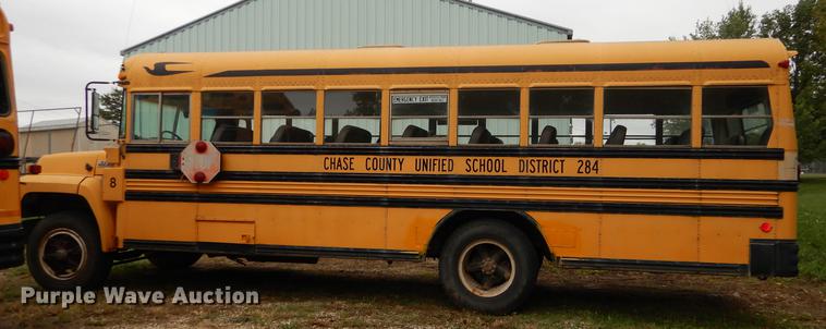 image for item DF1870 1993 Ford B700 school bus