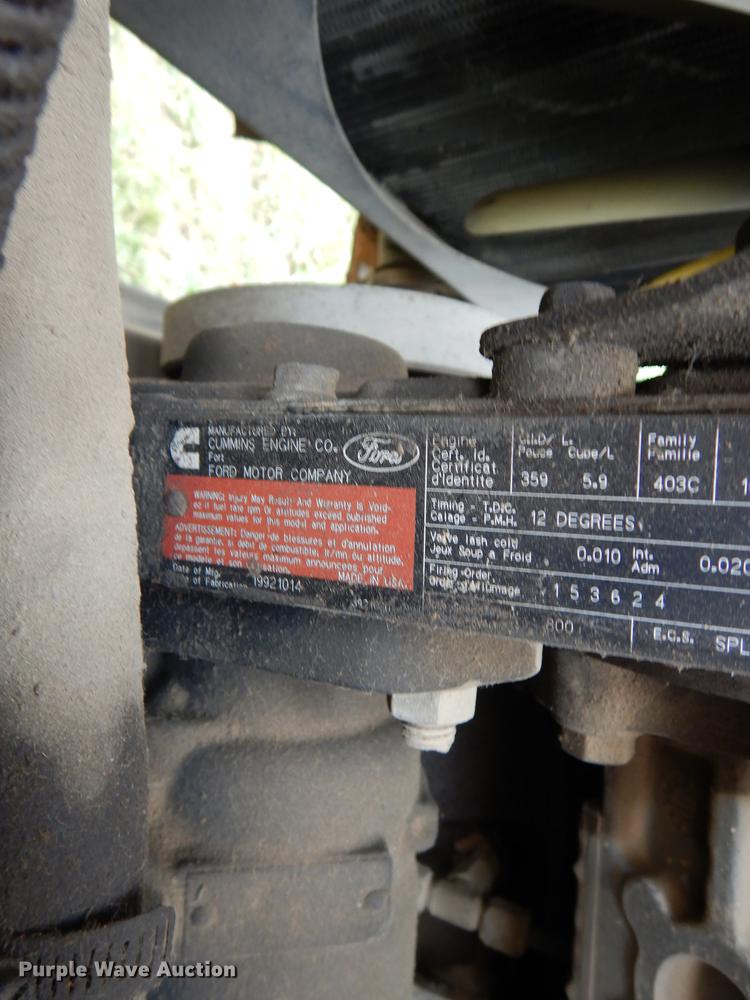 image for item DF1870 1993 Ford B700 school bus