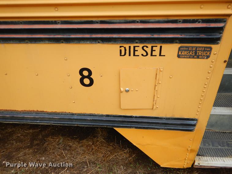 image for item DF1870 1993 Ford B700 school bus