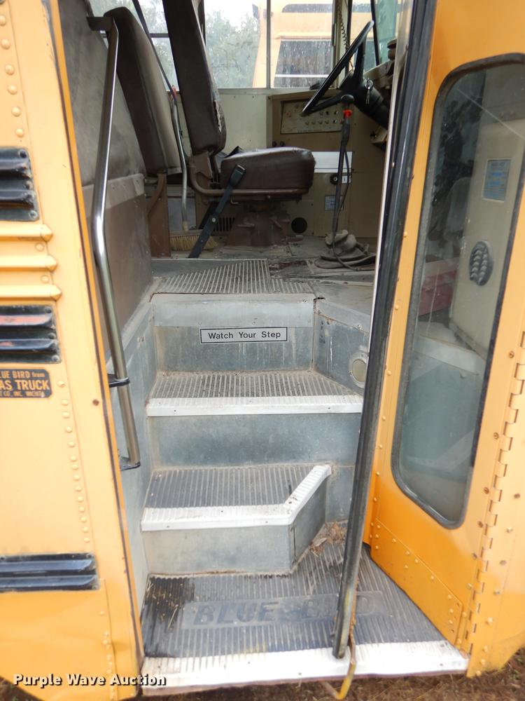 image for item DF1870 1993 Ford B700 school bus