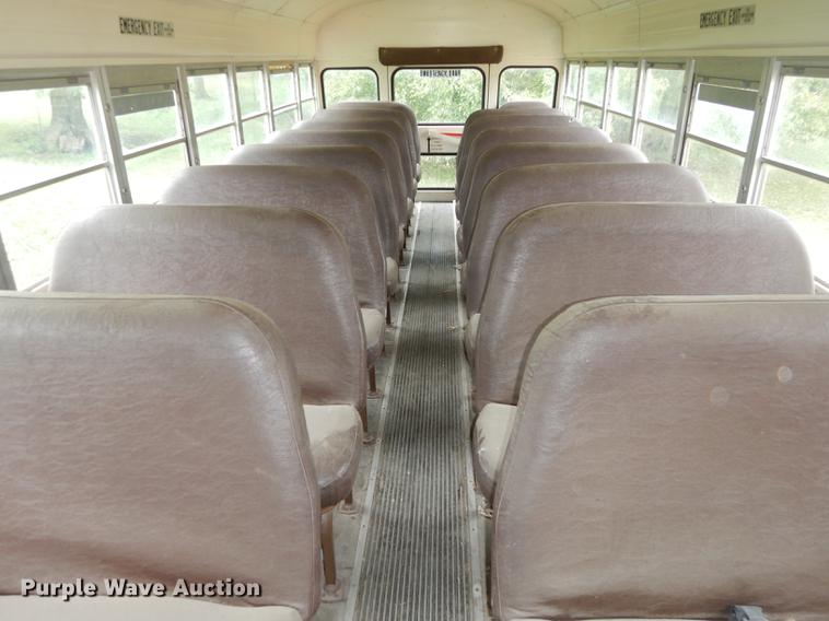 image for item DF1870 1993 Ford B700 school bus