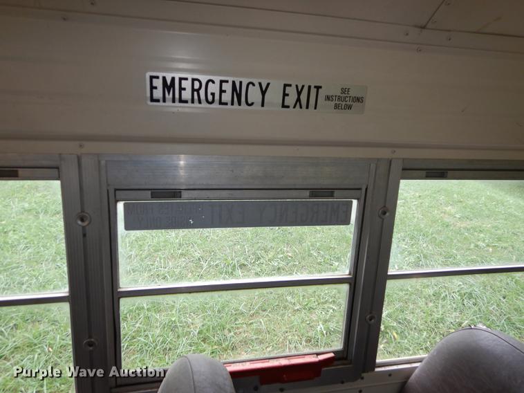 image for item DF1870 1993 Ford B700 school bus