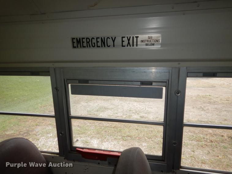 image for item DF1870 1993 Ford B700 school bus