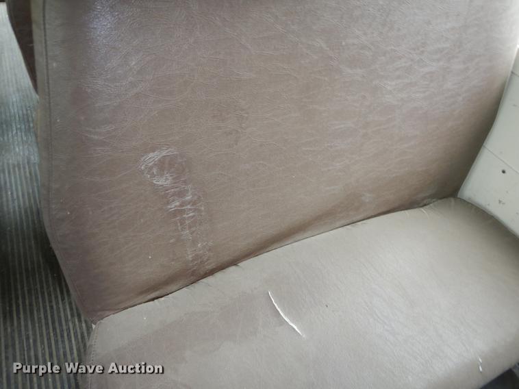 image for item DF1870 1993 Ford B700 school bus