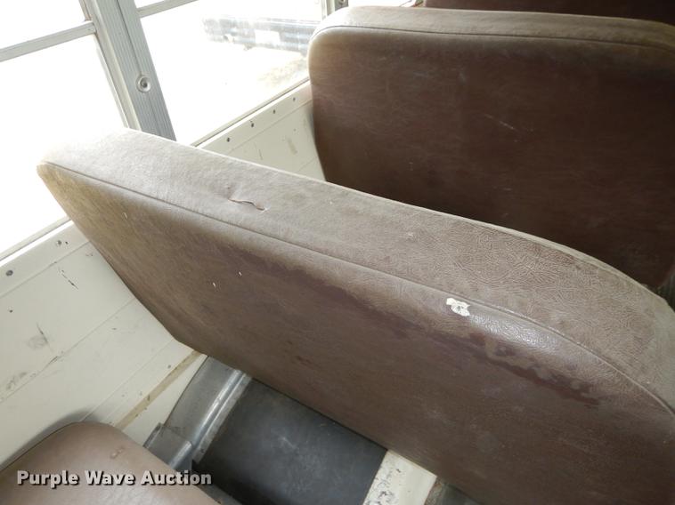 image for item DF1870 1993 Ford B700 school bus