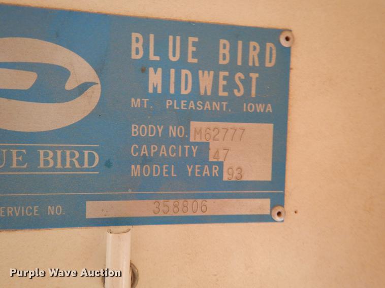 image for item DF1870 1993 Ford B700 school bus