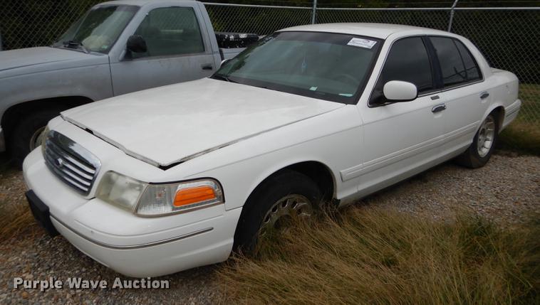 image for item DF1880 1999 Ford Crown Victoria