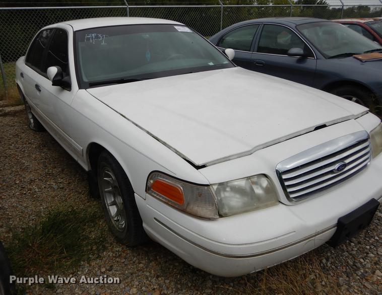 image for item DF1880 1999 Ford Crown Victoria