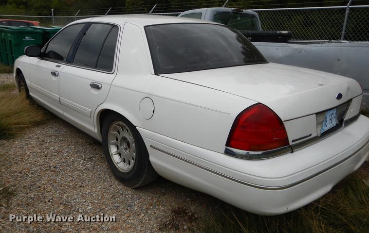 image for item DF1880 1999 Ford Crown Victoria
