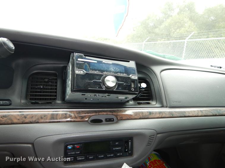 image for item DF1880 1999 Ford Crown Victoria